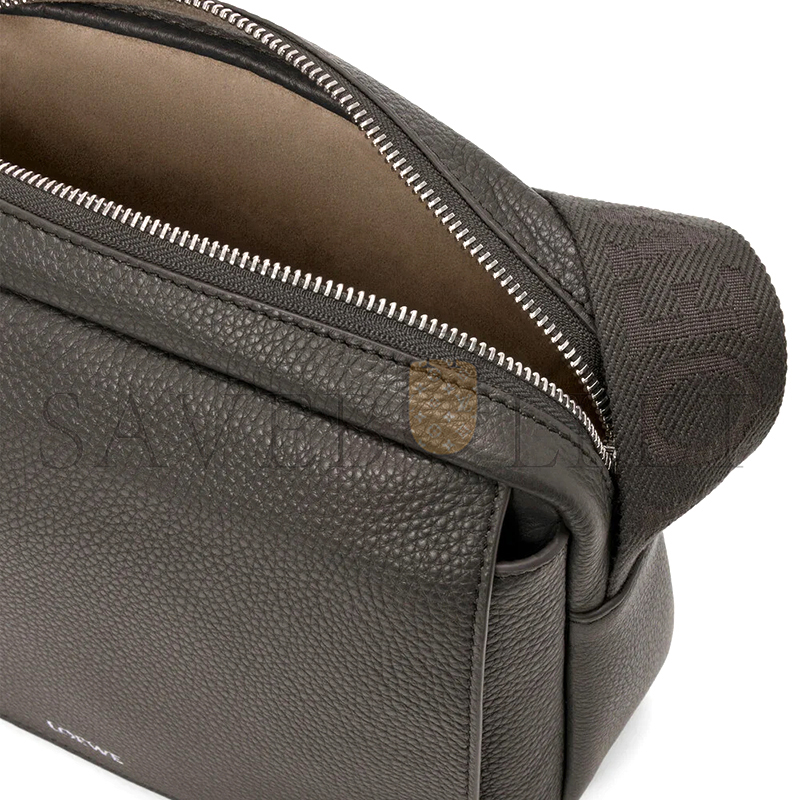 LOEWE MEDIUM PEBBLE MESSENGER BAG IN SUPPLE GRAINED CALFSKIN BANBA73X04 (23*18*9cm)